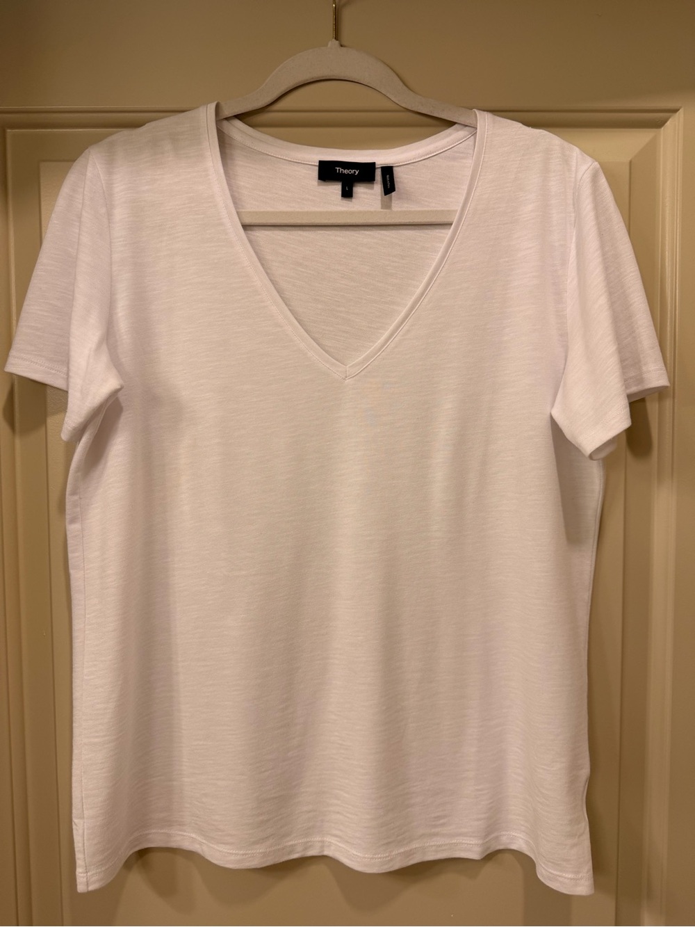 Theory Atmos White Dayne V-Neck T shirt - Picture 3 of 4